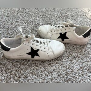 Vintage Havana White Sneakers with Black Star Accent